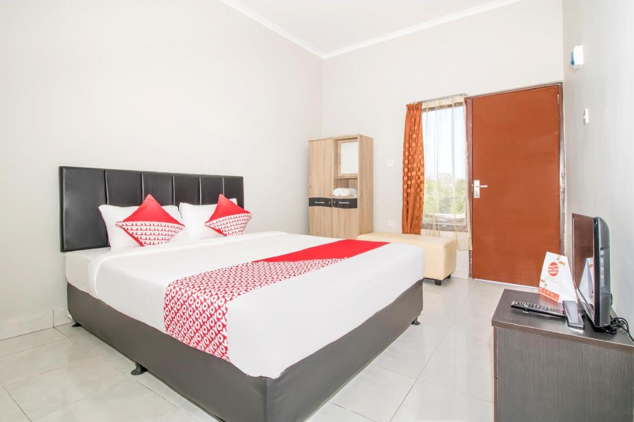 Hotel Oyo 2984 Berlian House Ungasan à Jimbaran Extérieur photo