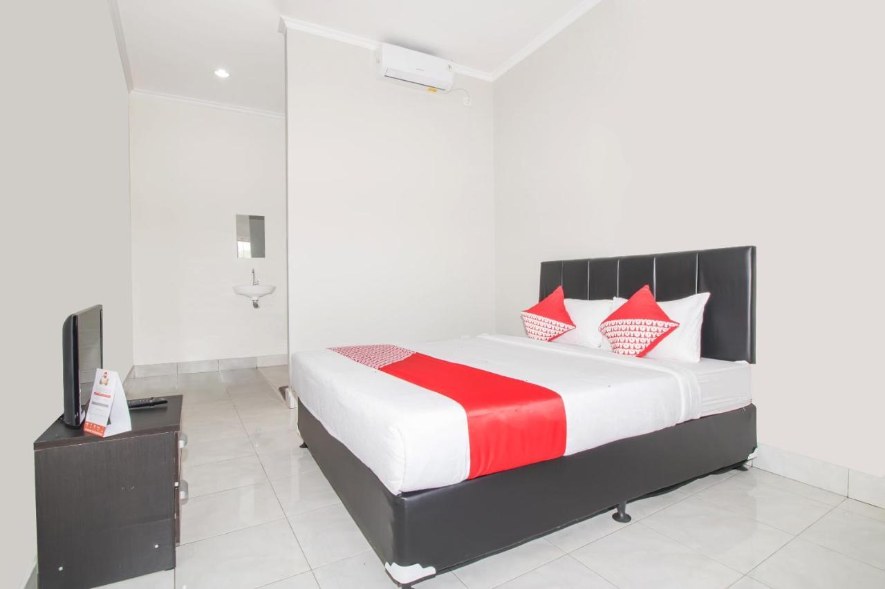 Hotel Oyo 2984 Berlian House Ungasan à Jimbaran Extérieur photo